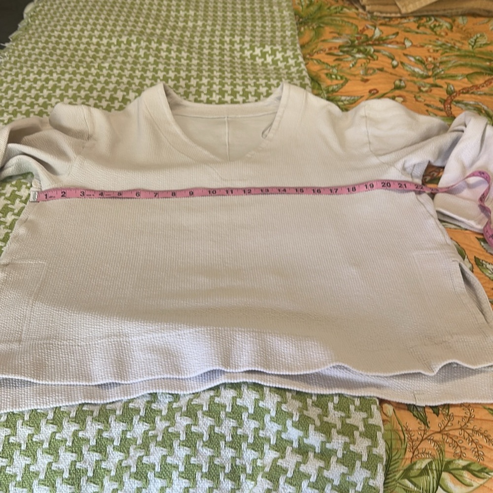 Lululemon Textured V-Neck Pullover Bone - Picture 8 of 10